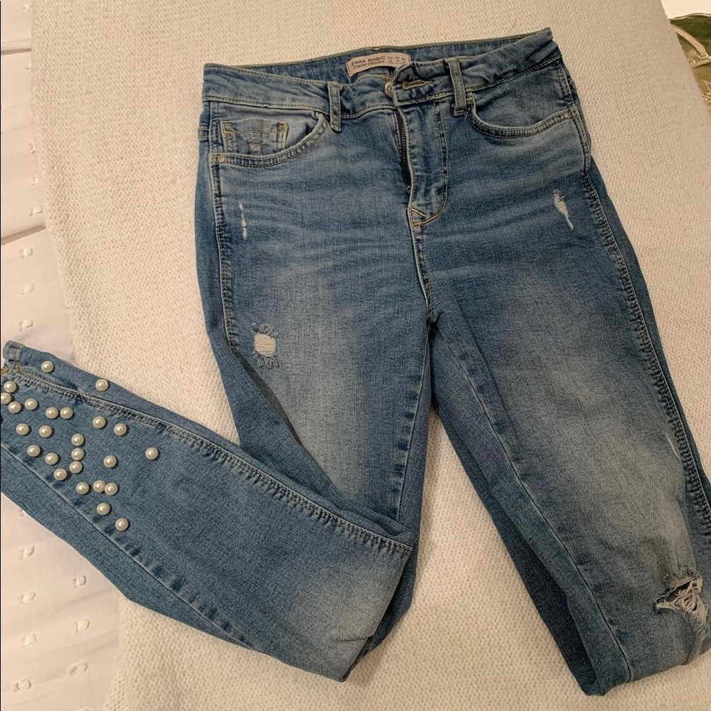 Zara jeans with pearl details. Size 4.